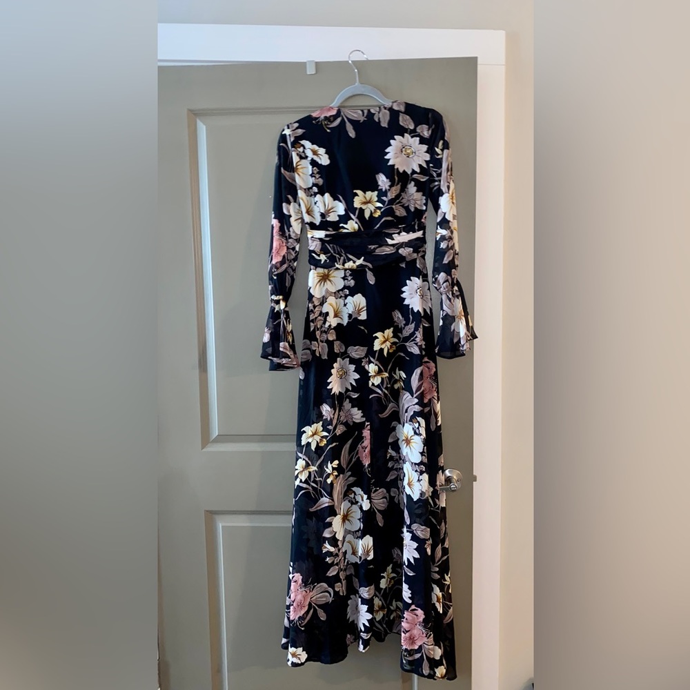 VICI Collection Black & Floral Chiffon Maxi Dress - Size Small